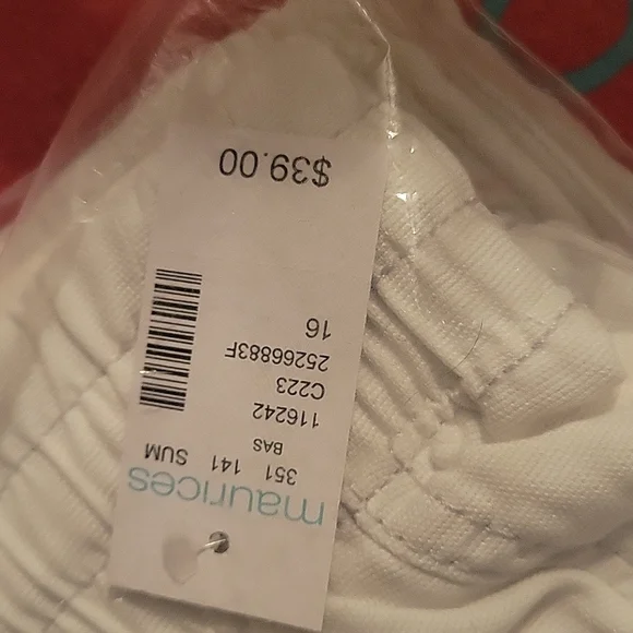 4 pairs of maurices pants. - Picture 10 of 10